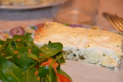 Закусочная запеканка с зеленью и чесноком