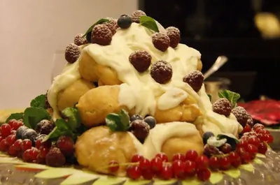 Свадебный французский торт (Croquembuche)