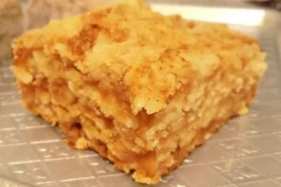 Пирог с яблоками и манкой