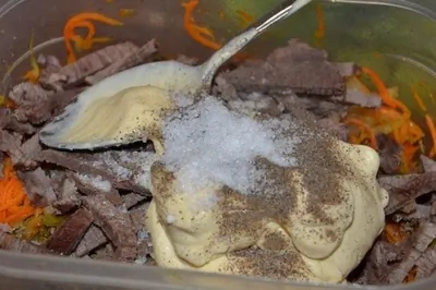 Салат с языком и морковью