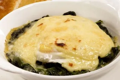 Яйца по флорентийски со шпинатом