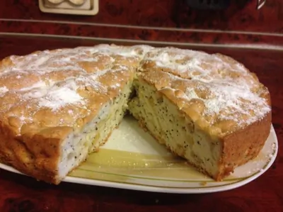 Пирог с яблоками и маком