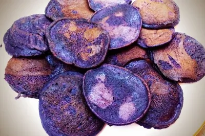 Оладьи из черники на кефире