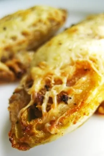 Цикорий, запеченный с сыром и красный вином