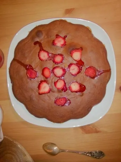 Пирог с клубничным вареньем