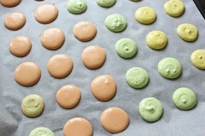 Пирожные макароны на итальянской меренге