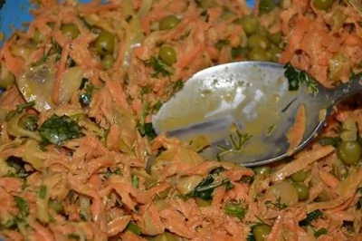 Салат из моркови с шампиньонами