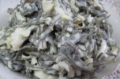 Салат с морской капустой и майонезом