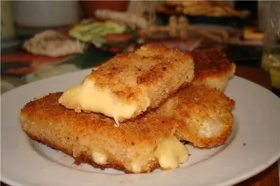 Жареный сыр по чешски в панировке