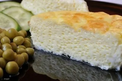 Пышный омлет со сливочным маслом на водяной бане