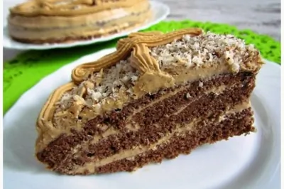 Шоколадный бисквитный торт с кремом из сгущенного молока