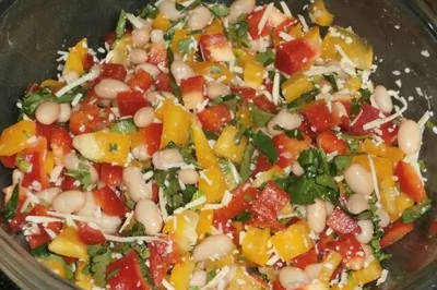 Салат из белой фасоли и болгарского перца