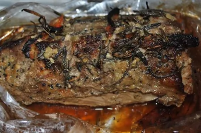 Говядина в маринаде из горчицы, киви и розмарина