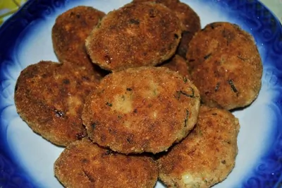 Мраморные котлеты с начинкой из сыра