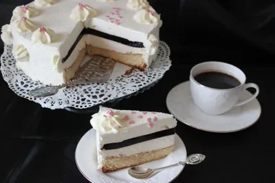 Нежный торт с вишневым желе