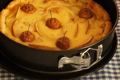 Яблочный пирог со сливочной заливкой