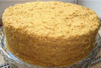 Торт «Медовик» со сметанным кремом и коньяком