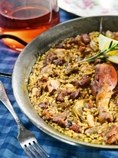 Паэлья с уткой и артишоками