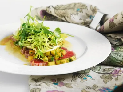 Салат с тунцом и дыней