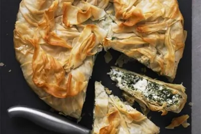 Пирог с яйцом и шпинатом