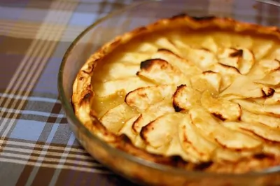 Тарт татен с яблоками из слоеного теста