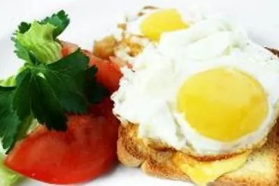 Тосты с сыром и яйцами