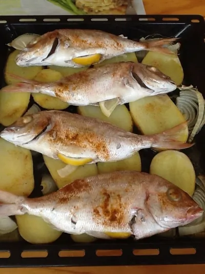 Пагель запеченный