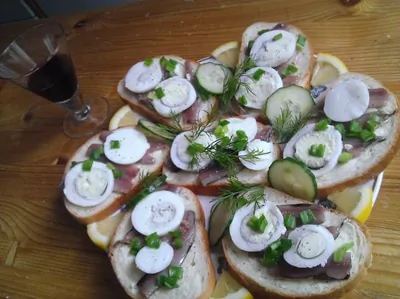 Бутерброды с анчоусами