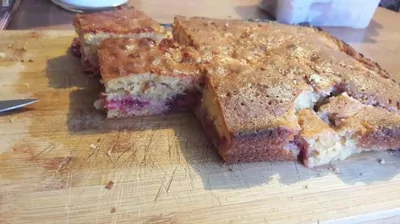 Заливной клубничный пирог