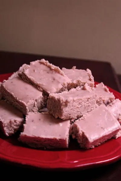 Клубничное бурфи