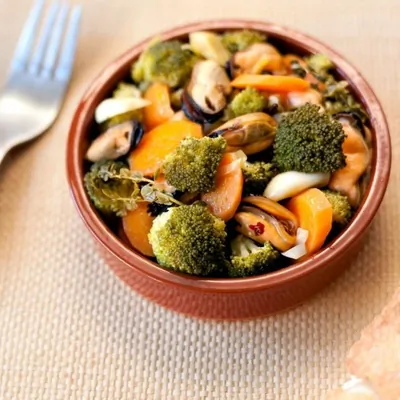 Мидии с овощами в эскабече