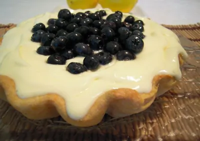 Тарталетки с творожным кремом и ягодами