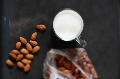 Быстрое миндальное молоко