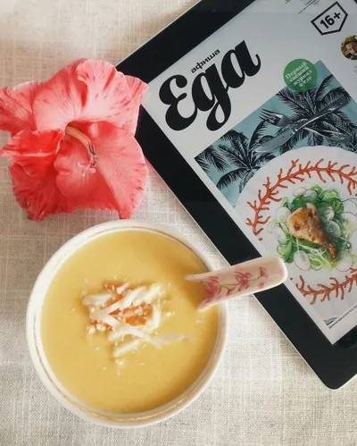 Кукурузный суп с мясом краба