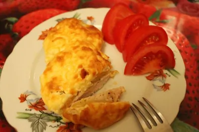 Курица с ананасами под сыром