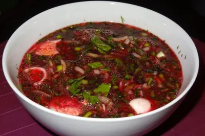 Свекольник с рукколой на квасе