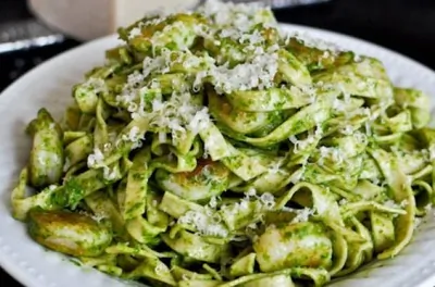 Паста с соусом из авокадо