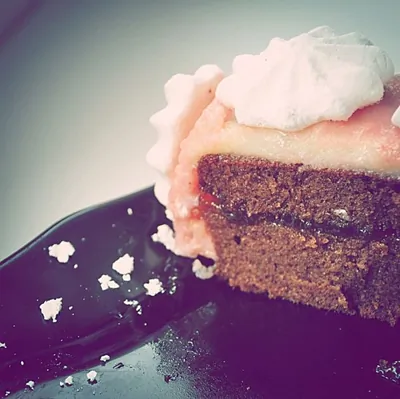 Шоколадный торт с джемом