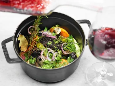 Говяжьи щеки, тушенные в красном вине