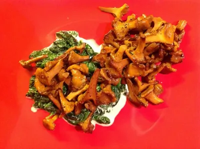 Лисички со шпинатом