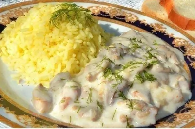 Курица в молочно-чесночном соусе с зеленью