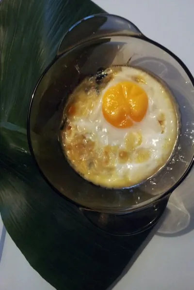 Шпинат под яйцами