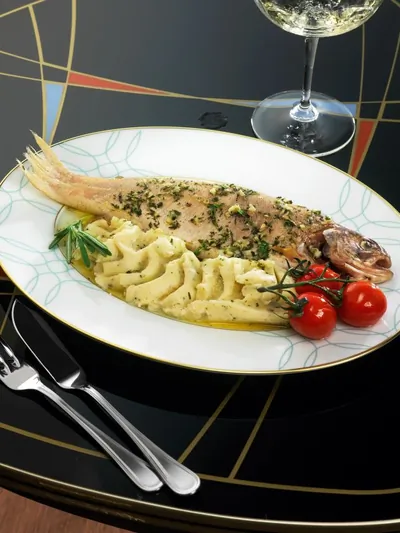 Форель на пару с чесночным маслом