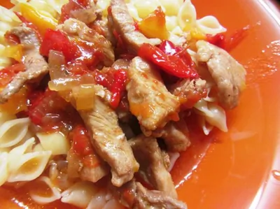 Свиная вырезка с овощами