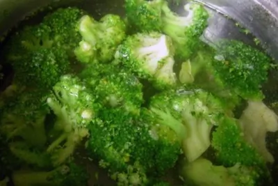 Суп-пюре из брокколи с йогуртом