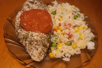 Куриное филе с помидорами, запеченное в духовке