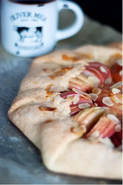 Яблочная галета c миндалем