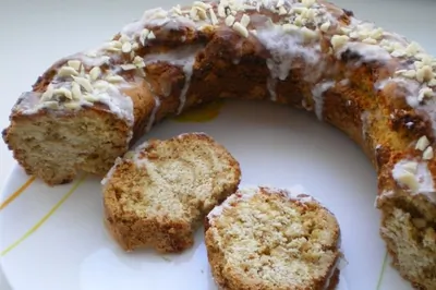 Венский крендель с миндалем