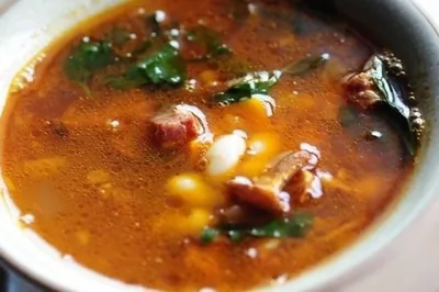 Суп из лисичек с фасолью