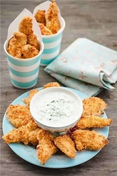 Куриная грудка в панировке из чипсов и сыра